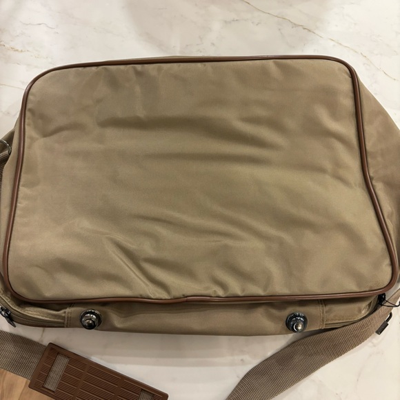 BNWT Pierre Cardin carry on bag. Shoulder bag. Tan/brown/beige - Picture 6 of 11